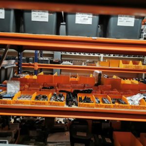 DIVERS RELAIS COMMUTATEURS ET FAISCEAUX ÉLECTRIQUE AUX DÉTAILS PORSCHE N°5232