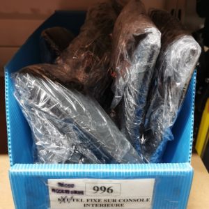 DIVERS RELAIS , INTERRUPTEURS ET BOITIERS ÉLECTRONIQUES AUX DÉTAILS PORSCHE N°5256