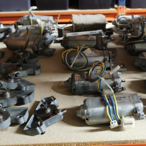 MOTEURS ÉLECTRIQUES ET BOITES DE VITESSES TOIT OUVRANT ÉLECTRIQUE PORSCHE / N°5281