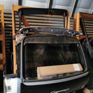HAYON ARRIÈRE ET VITRE ET ACCESSOIRES PORSCHE CAYENNE / N°5656