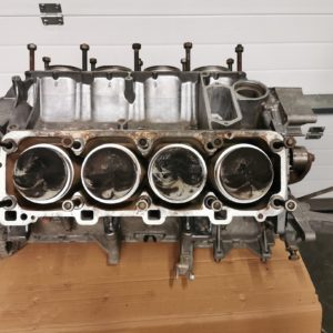 BLOC CYLINDRES AVEC PISTONS MOTEUR PORSCHE 928