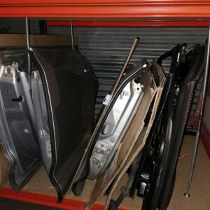 DIVERSES PIECES CARROSSERIE ET VITRAGE ORIGINE PORSCHE CAYENNE