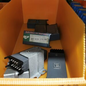 DIVERS RELAIS ELECTRIQUES ORIGINE PORSCHE 964