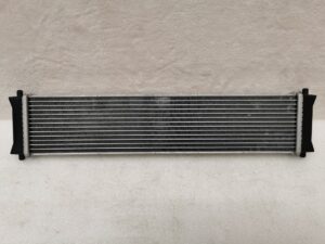 RADIATEUR CENTRAL AVANT À EAU PORSCHE 996 & BOXSTER 986