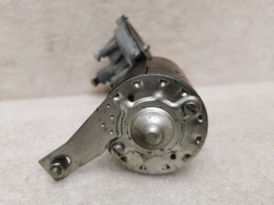 MOTEUR D'ESSUIE GLACE AV PORSCHE 911 CLASSIC / N°6041