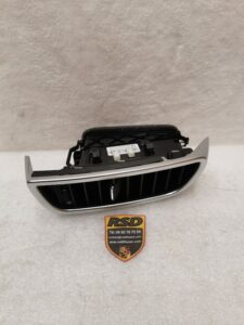 DIFFUSEUR CENTRAL PORSCHE CAYENNE / 95855272804G0B / N°6038