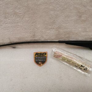 BRAS D'ESSUIE GLACE AVANT PORSCHE 928 / 92862821305 / N°6159