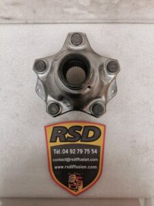 MOYEU DE ROUE ARRIÈRE PORSCHE 964 / 96433106506 / N°6178