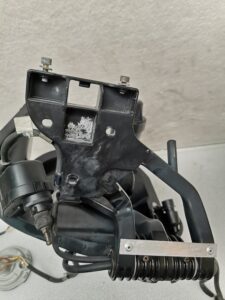 MÉCANISME ET MOTEUR ÉLECTRIQUE LÈVE-PHARES PORSCHE 968 / N°6174