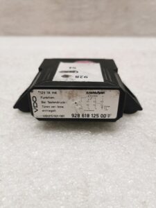 CALCULATEUR PORSCHE 928 / 92861812500 / N°6198