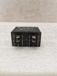 CALCULATEUR RELAIS 617 PORSCHE 968 / 94461820500 / N°6197