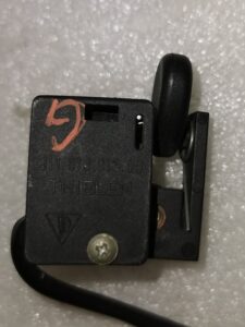 MICROCONTACTEUR DE CAPOTE PORSCHE 993 / 91161301500 / 91161301600 / N°6208