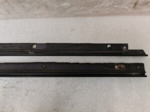 BAGUETTE DE RETENUE D'EAU POUR ARMATURE DE CAPOTE PORSCHE 993 CABRIOLET / 9935613010070K / 9935613020070K / N°6214