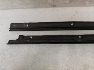 BAGUETTE DE RETENUE D'EAU POUR ARMATURE DE CAPOTE PORSCHE 993 CABRIOLET / 9935613010070K / 9935613020070K / N°6214