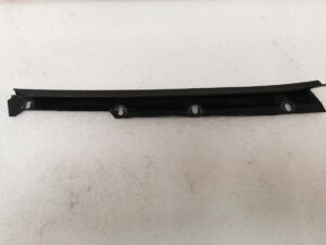 RAIL DE RETENUE POUR CAPOTE ÉLECTRIQUE PORSCHE 993 CABRIOLET / 9935613250070B / 9935613260070B / N°6213
