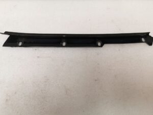 RAIL DE RETENUE POUR CAPOTE ÉLECTRIQUE PORSCHE 993 CABRIOLET / 9935613250070B / 9935613260070B / N°6213