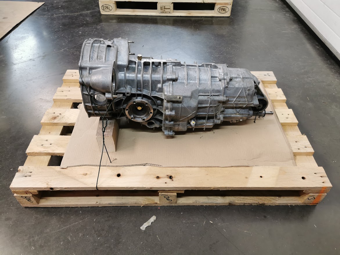 BOITE DE VITESSE TYPE G5020 6 VITESSES AVEC AUTOBLOQUANT PORSCHE 993 / 95030002020 / N°6271