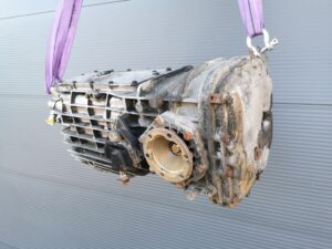 BOITE DE VITESSE MÉCANIQUE 5 VITESSES TYPE G2812 AVEC AUTOBLOQUANT PORSCHE 928 / 92830001512 / N°6240