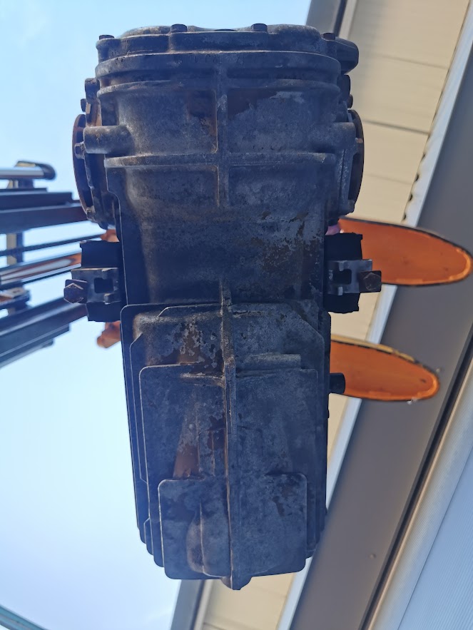 BOITE DE VITESSE MÉCANIQUE 5 VITESSES TYPE G2812 AVEC AUTOBLOQUANT PORSCHE 928 / 92830001512 / N°6240