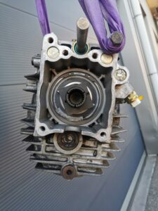 BOITE DE VITESSE MÉCANIQUE 5 VITESSES TYPE G2812 AVEC AUTOBLOQUANT PORSCHE 928 / 92830001512 / N°6240