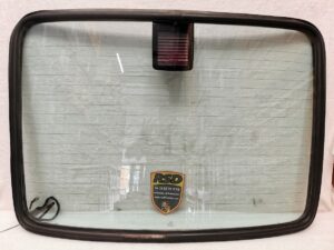 GLACE ET JOINT DE LUNETTE ARRIÈRE & FEU STOP PORSCHE 911 / 91154510704 / 91154522500 / N°6226