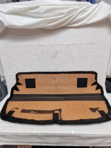 PLAGE ARRIÈRE MOQUETTÉE NOIR PORSCHE 964 CABRIOLET / 964555075615FV / N°6281