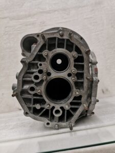 CARTER DE BOÎTE DE VITESSE 915 PORSCHE 911 3L2 / 91530131106 / N°6302