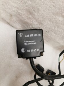 FAISCEAU DE CÂBLES POUR RÉGLAGES ÉLECTRIQUES DE SIÈGES PORSCHE 928 / 92861223201 / N°6318