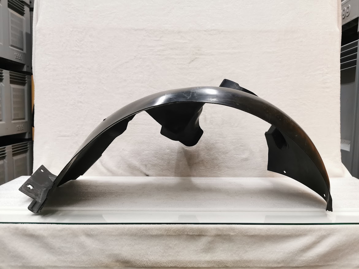 COQUILLE DE PASSAGE DE ROUE PORSCHE 997 / 99750420400 / N°6310