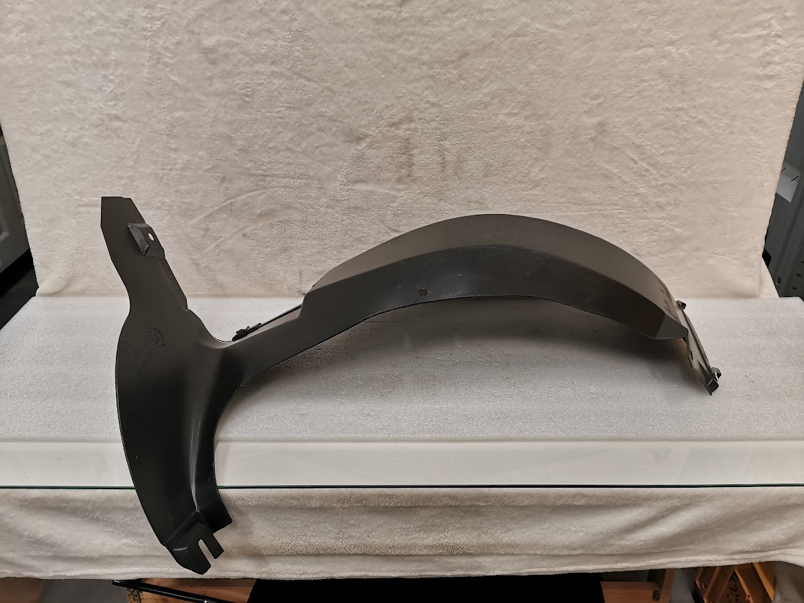 COQUILLE DE PASSAGE DE ROUE PORSCHE 964 / 96450420400 / N°6306