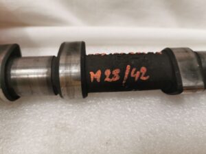 ARBRE A CAMES CYLINDRES 1-4 ADMISSION M28-42 PORSCHE 928 / 92810527100 / N°6324