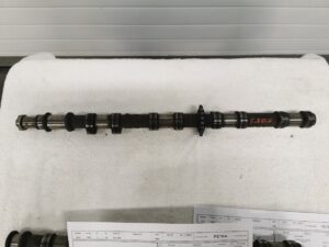 ARBRE A CAMES CYLINDRES 5-8 ECHAPPEMENT M28-42 PORSCHE 928 / 92810527400 / N°6325