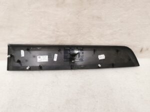 BAGUETTE DÉCORATIVE PORSCHE 971 PANAMERA / 971854377COE9 / N°6350