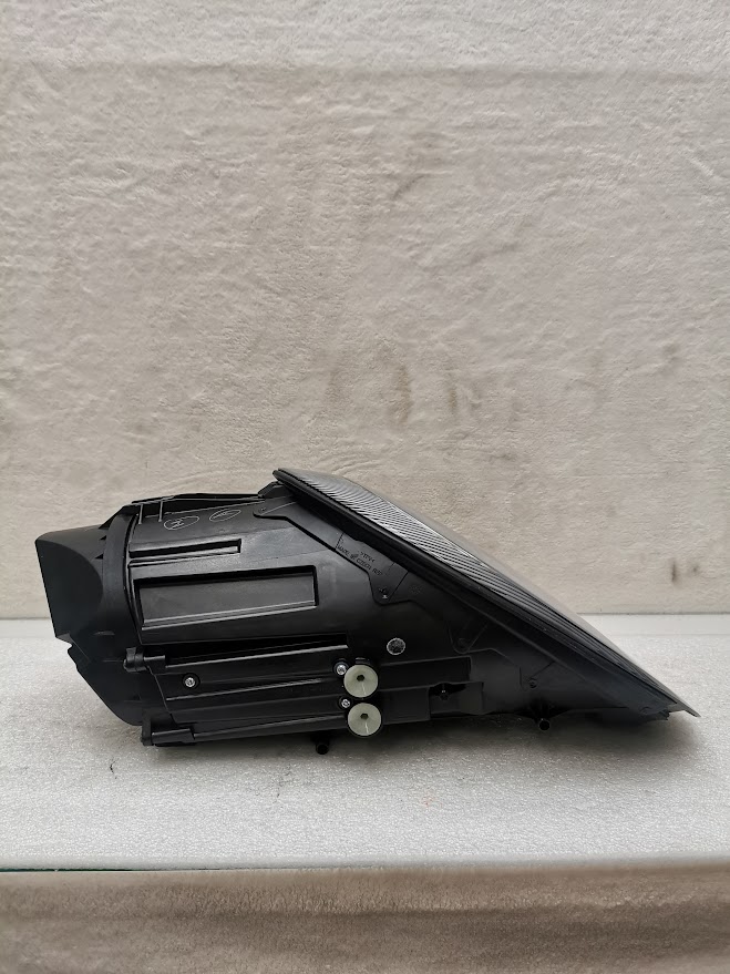 PHARE AVANT GAUCHE PORSCHE 997-2 / 99763105703L / N°6337