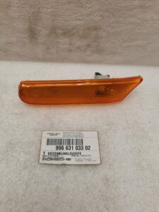 FEU LATÉRAL CLIGNOTANT GAUCHE PORSCHE 996 / 99663103302 / N°6349