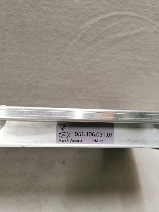 REFROIDISSEUR RÉFRIGÉRANT À EAU PORSCHE 944 / 95110603107 / N°6360